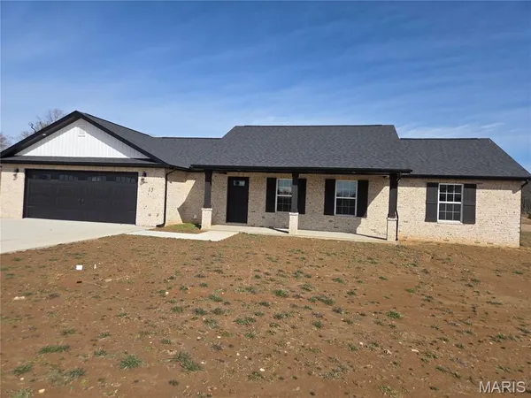 $298,900 | 15 Concorde Court, Benton, MO 63736