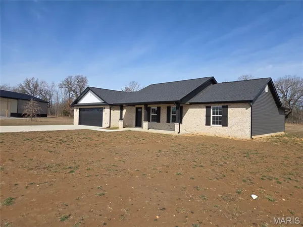 $298,900 | 15 Concorde Court, Benton, MO 63736