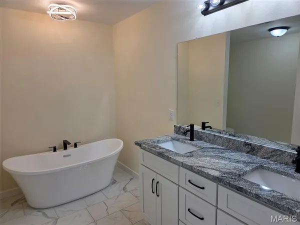 $298,900 | 15 Concorde Court, Benton, MO 63736