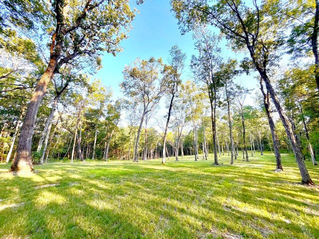 a view of a basketball court