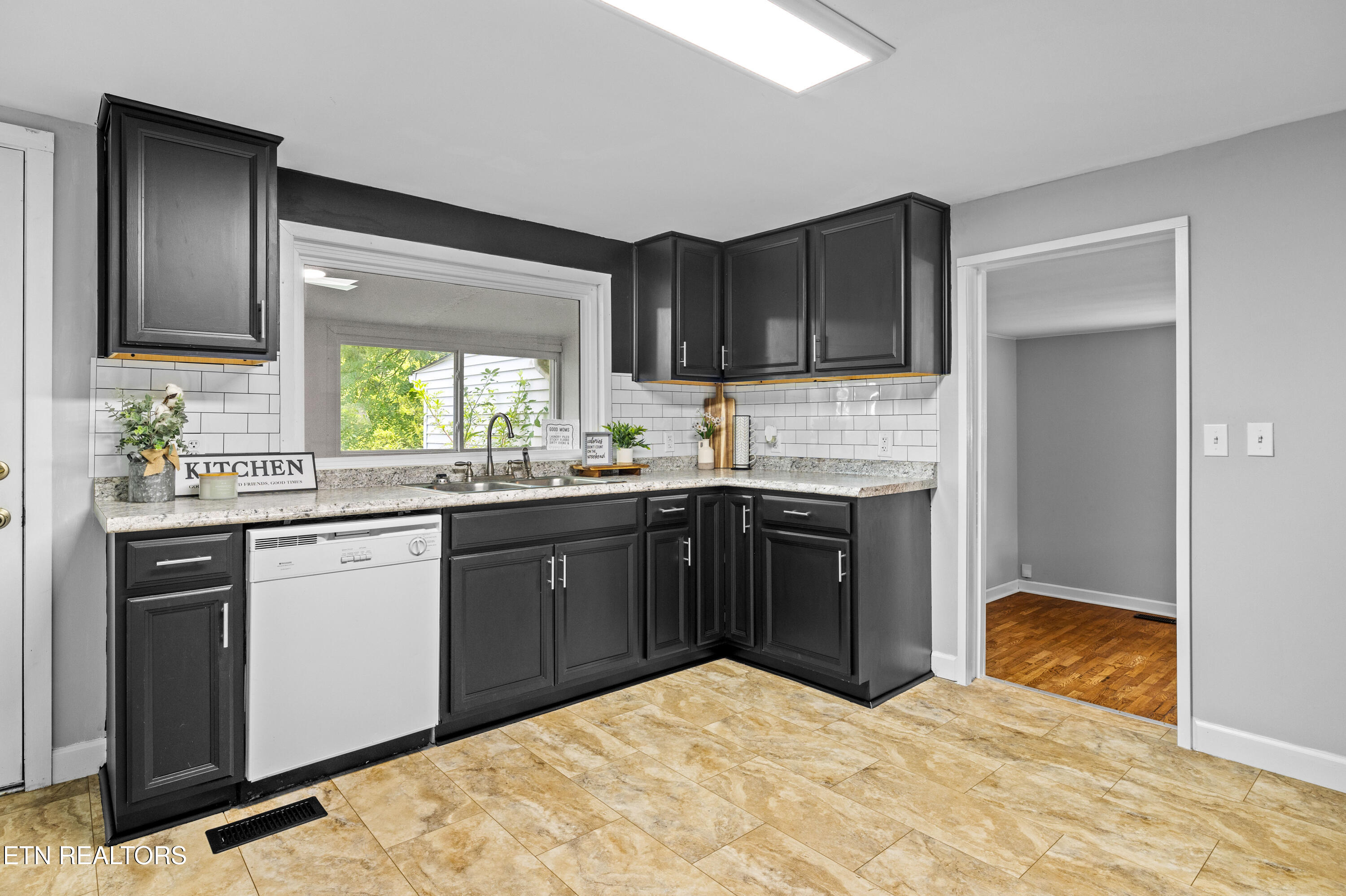 322 Abrams Road Rockford, TN 37853 - Photo 5 of 20 322AbramsRd-32