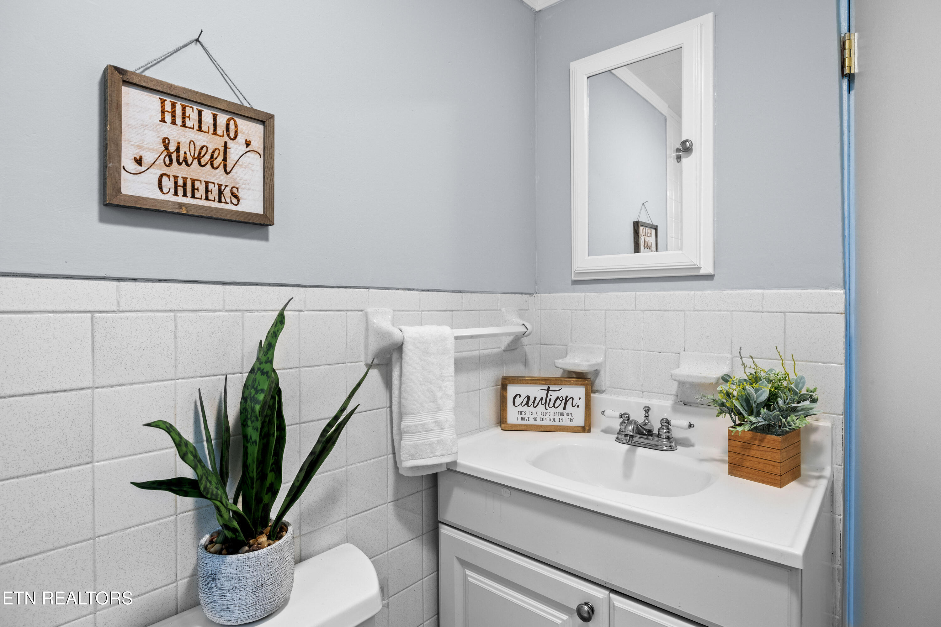 322 Abrams Road Rockford, TN 37853 - Photo 10 of 20 322AbramsRd-36