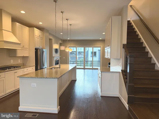 $4,300 | 20396 Roslindale Drive, Ashburn, VA 20147