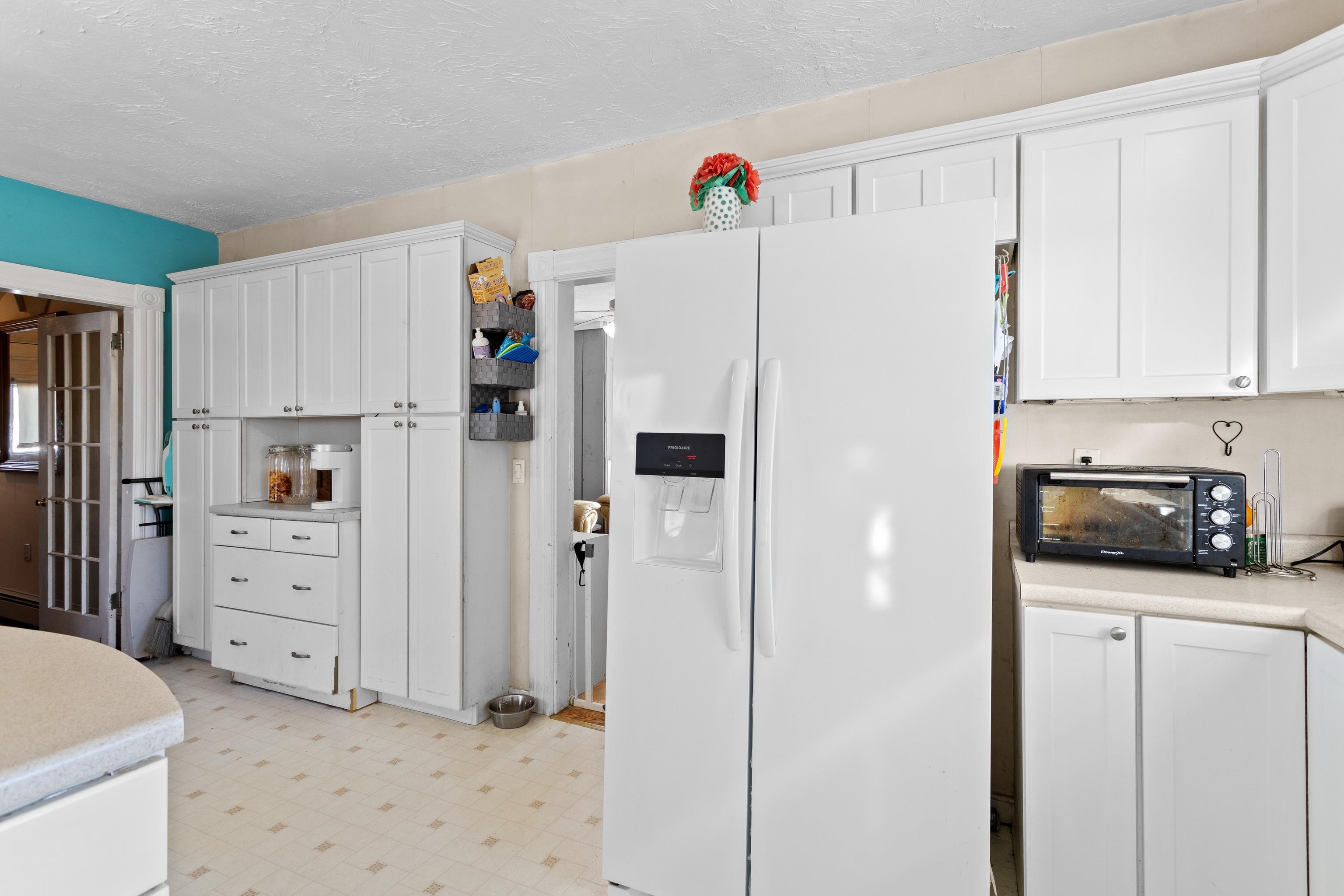 148 Cypress Street Manchester, NH 03103 - Photo 18 of 42