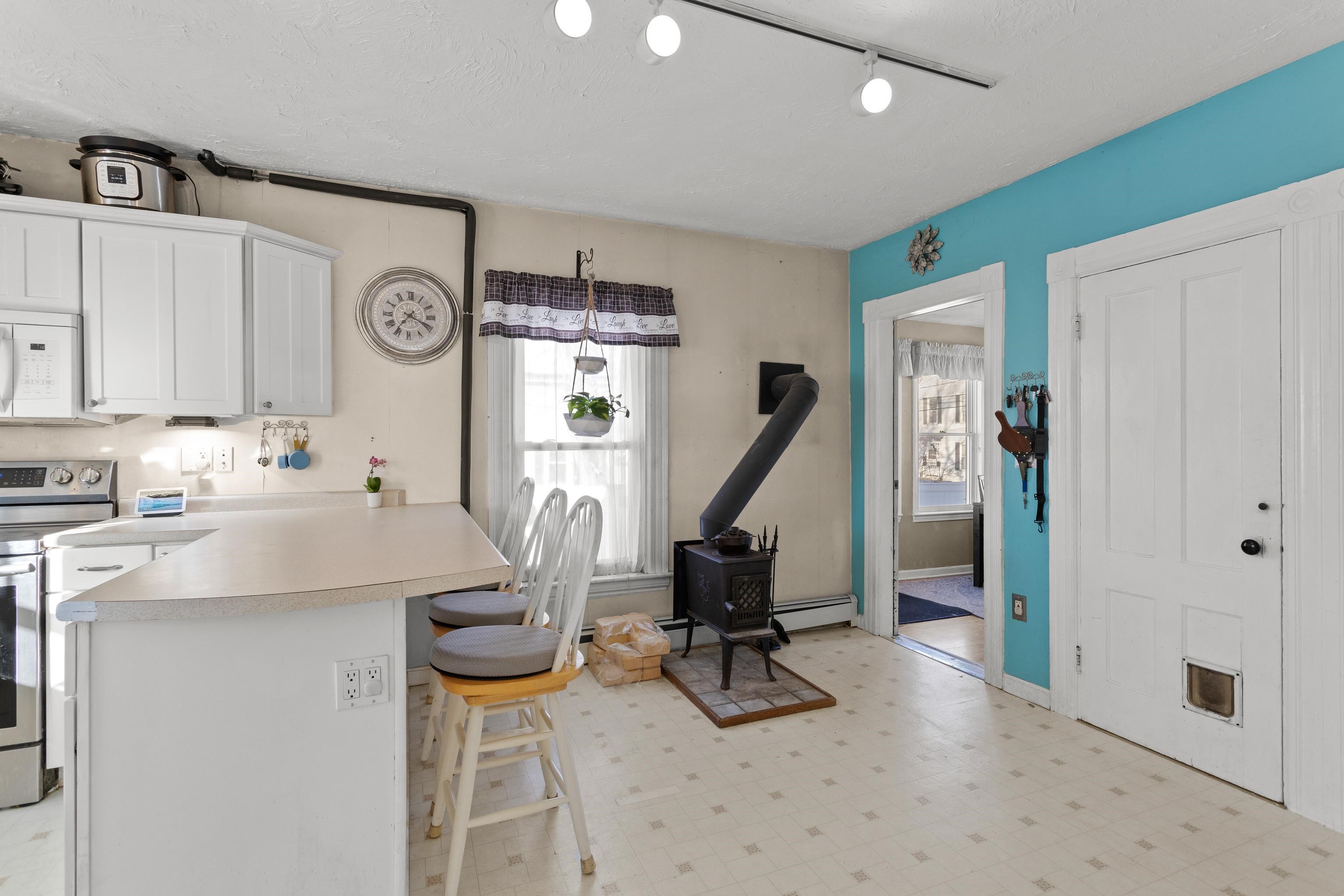 148 Cypress Street Manchester, NH 03103 - Photo 20 of 42