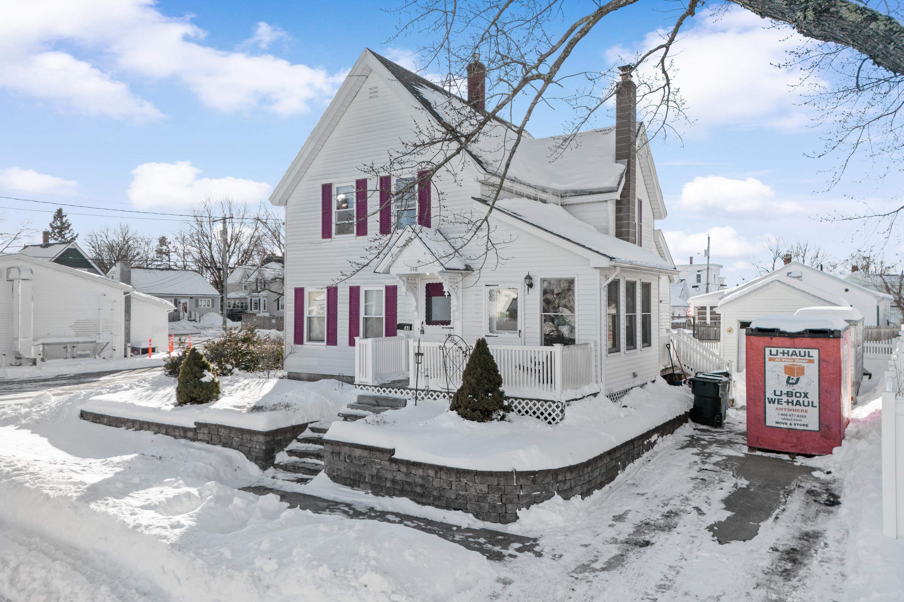 148 Cypress Street Manchester, NH 03103 - Photo 4 of 42