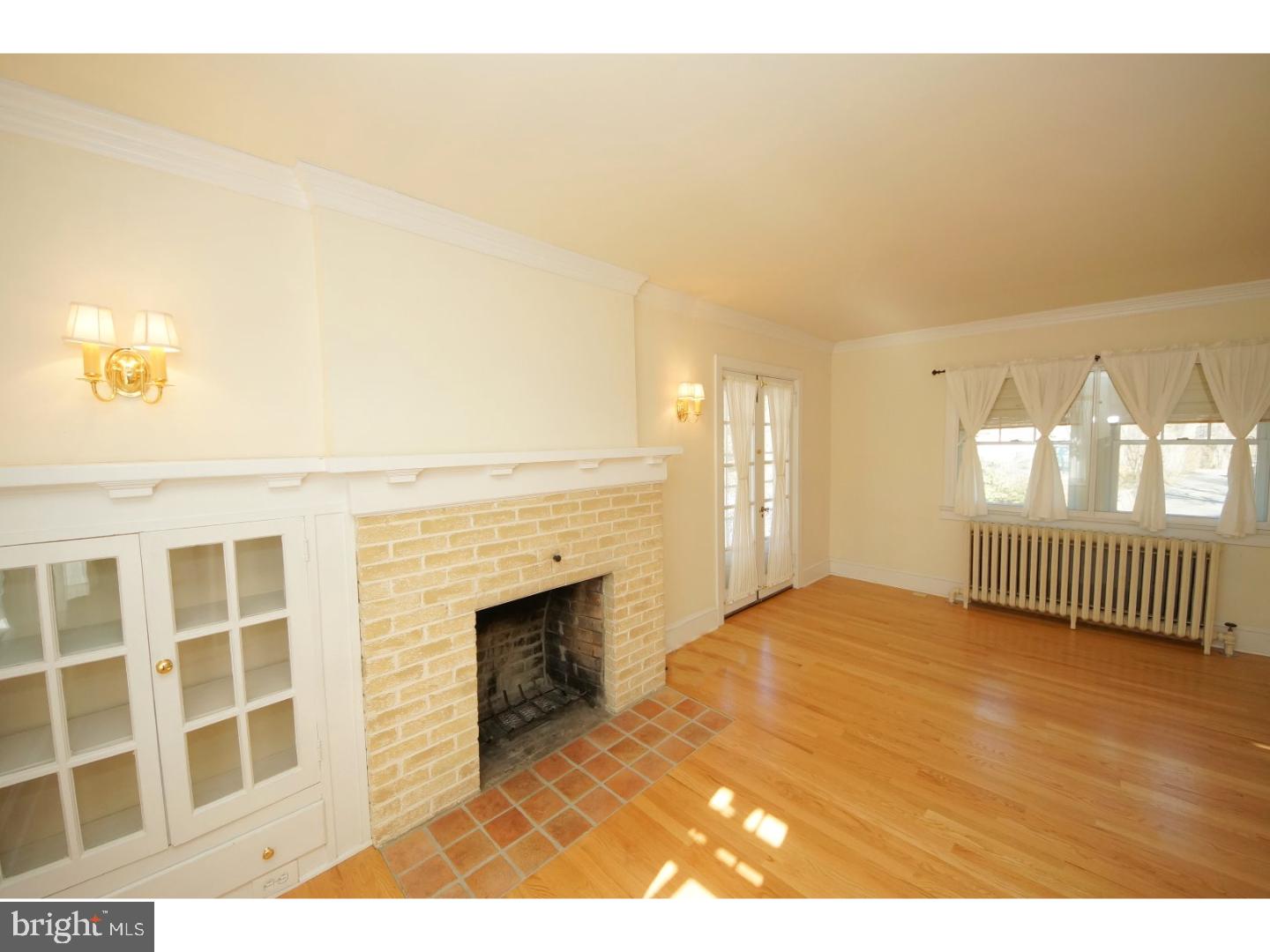 72 Cranbury Road Princeton Junction, NJ 08550 - Photo 9 of 25 Living Room