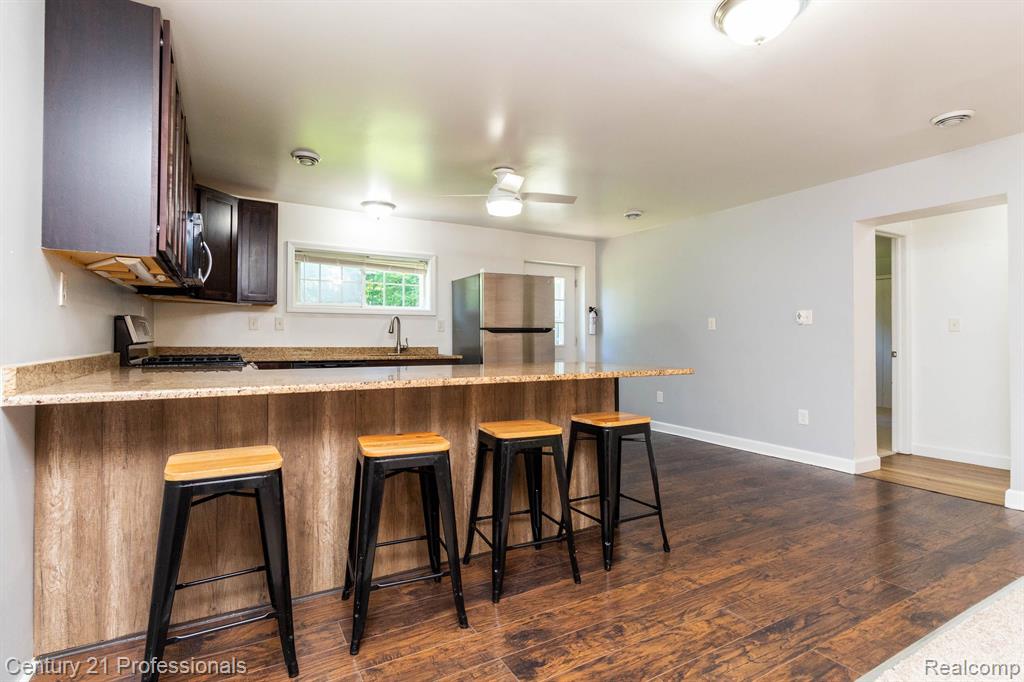 40840 Harris Road Belleville, MI 48111 - Photo 14 of 45