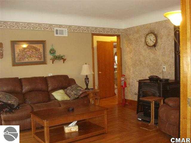 9136 East Walton Road Shepherd, MI 48883 - Photo 7 of 25 1773174-6.JPG
