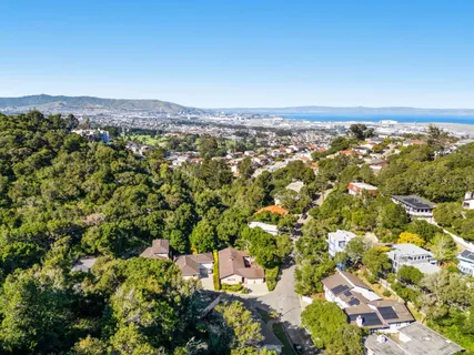 $2,195,000 | 2 Corte Camellia, Millbrae, CA 94030