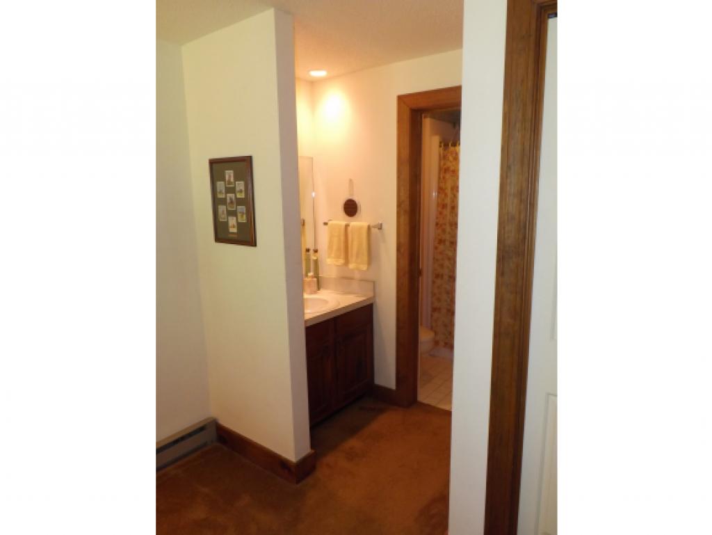 849 Murphys Road, Unit LM3B Hartford, VT 05059 - Photo 22 of 34 Gallery Image 22