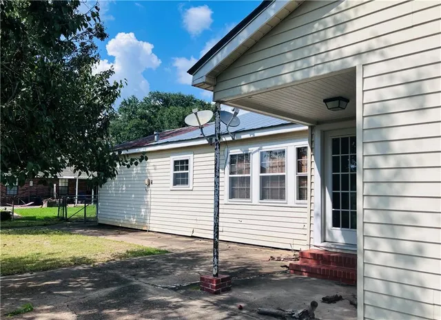 $79,900 | 120 East Barbin Street, Marksville, LA 71351