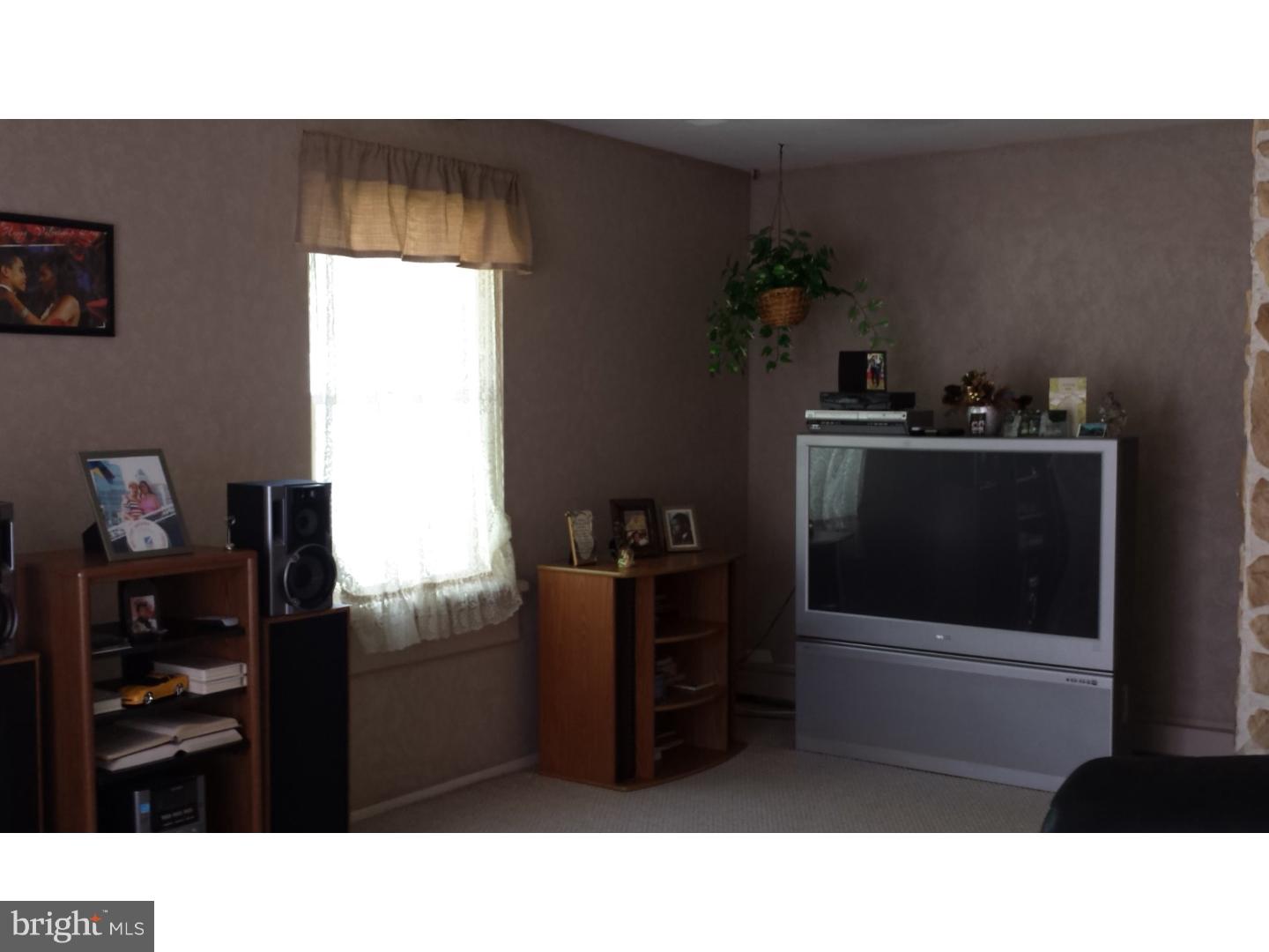 1609 Royal Place Clementon, NJ 08021 - Photo 10 of 25 Gallery Image 10