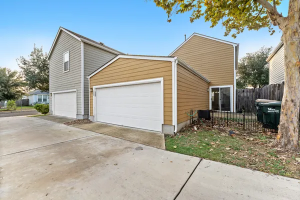 $1,550 | 320 Trestle Tree, Unit 32, San Marcos, TX 78666