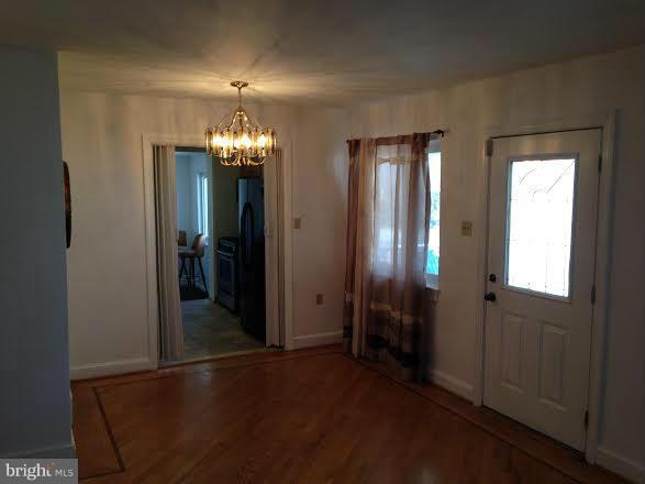 2915 Johnson Road Falls Church, VA 22042 - Photo 3 of 18 Living Room