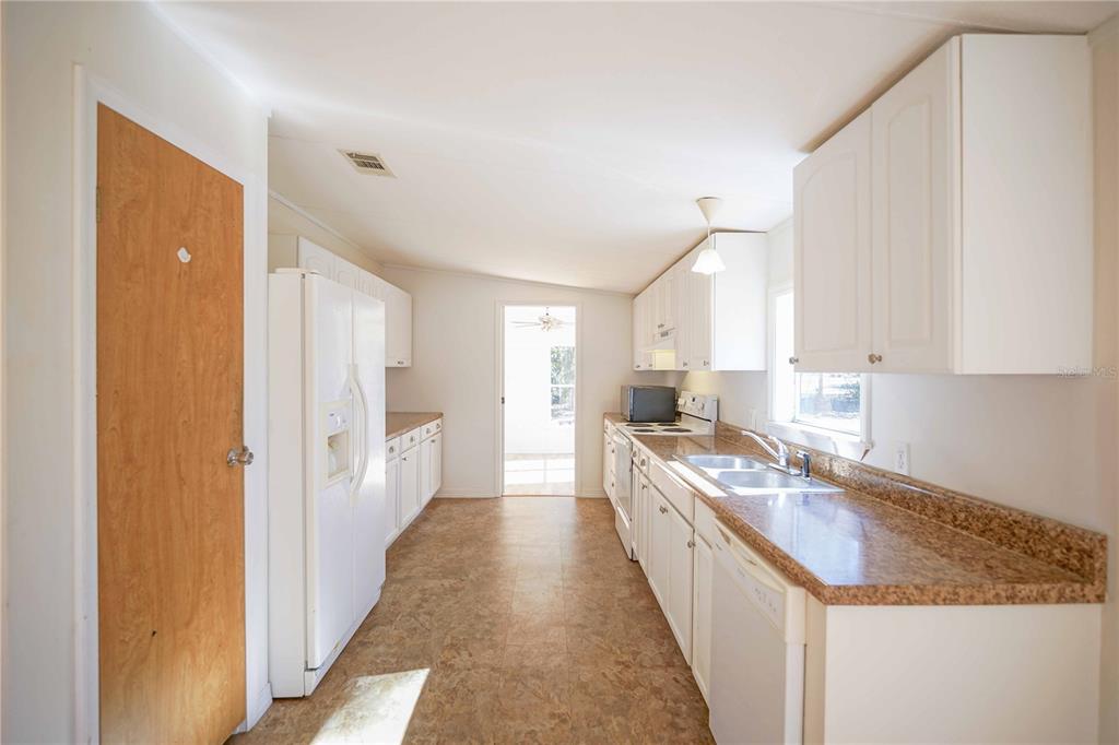 16621 Southwest 45th Street Ocala, FL 34481 - Photo 15 of 52