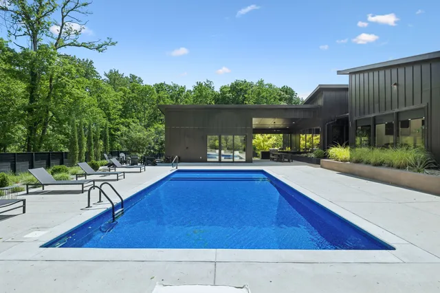 a view of a back yard of the house