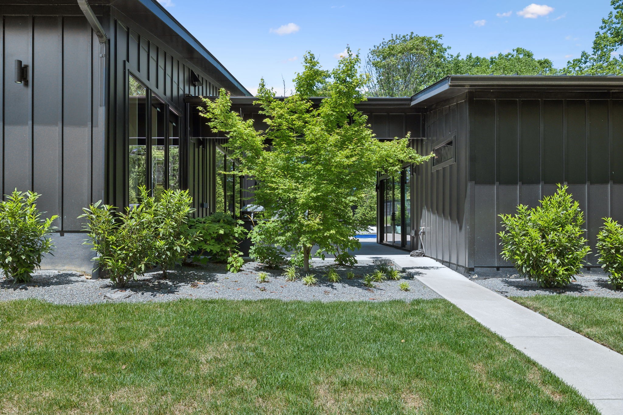 4160 Clovercroft Road Franklin, TN 37067 - Photo 10 of 62 a view of a back yard of the house