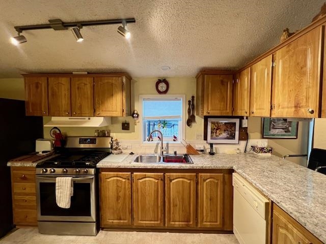 2216 Edgeview Drive Monroe, WI 53566 - Photo 2 of 17