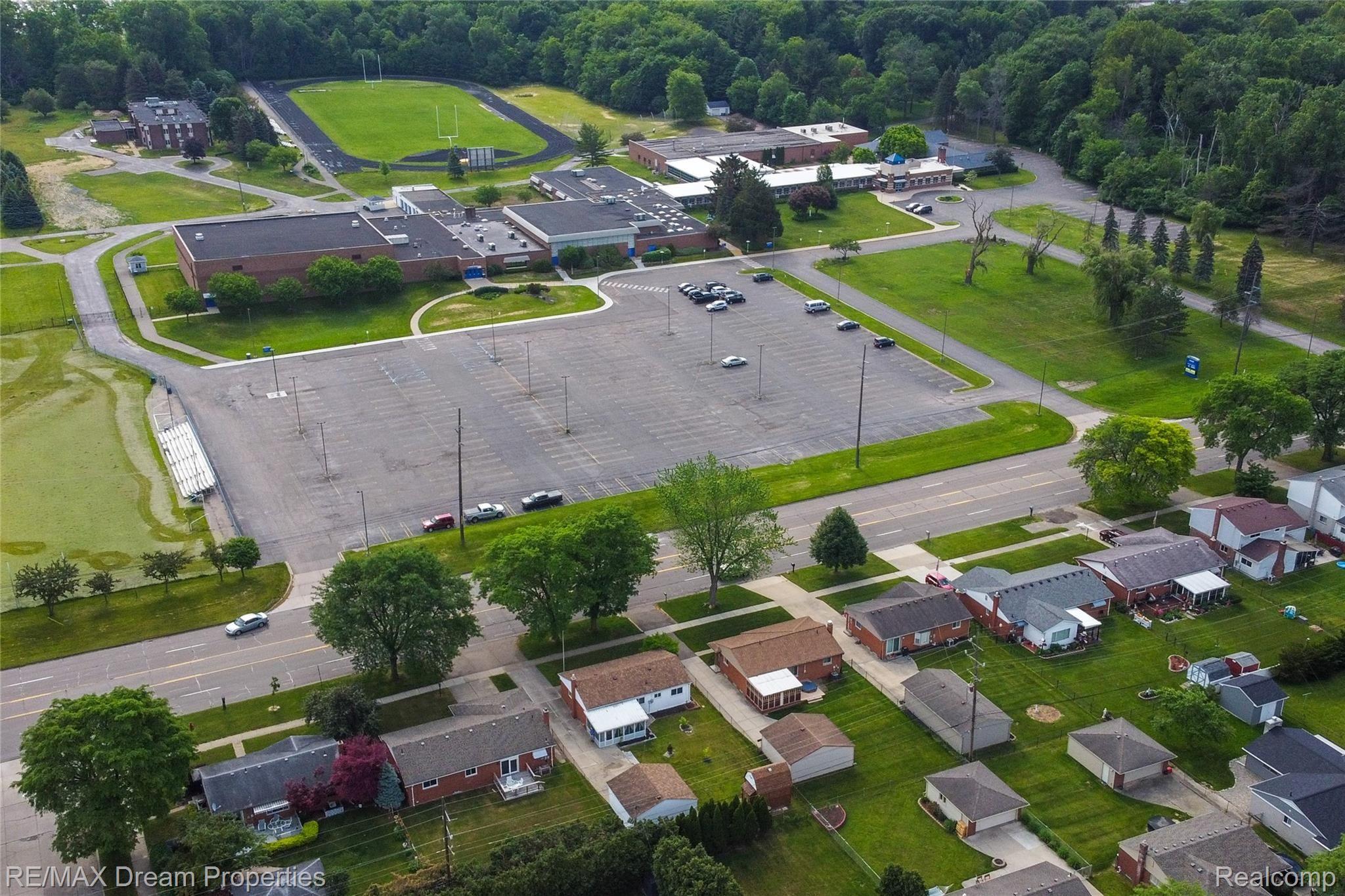 14731 Newburgh Road Livonia, MI 48154 - Photo 5 of 25 DJI_0017.jpg
