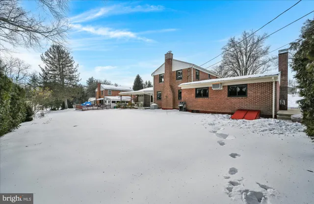 a view of a road with a yard