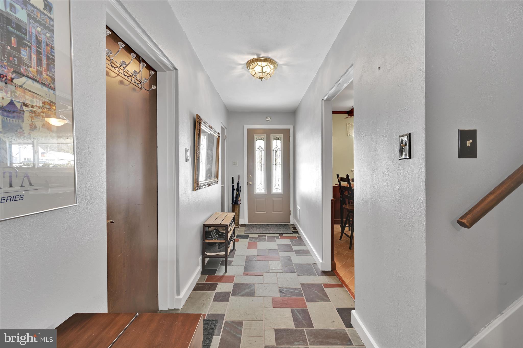 1827 Divot Court Lancaster, PA 17602 - Photo 4 of 36 Hallway