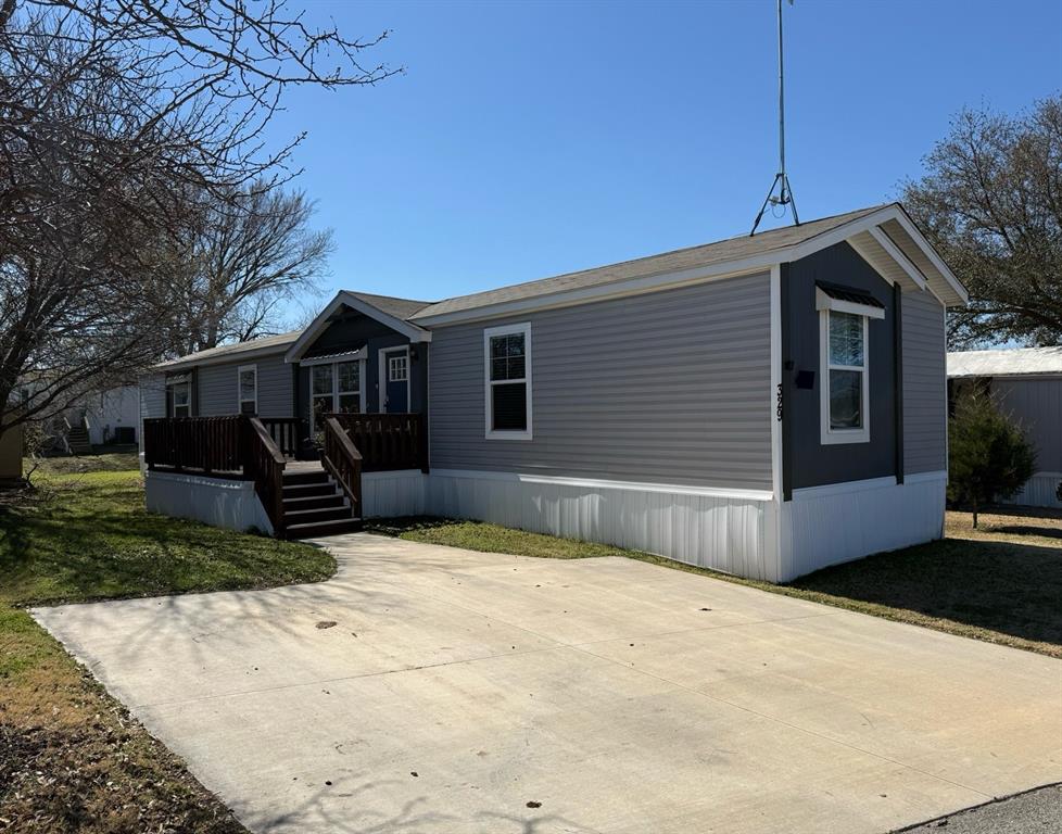 a view of house and outdoor space