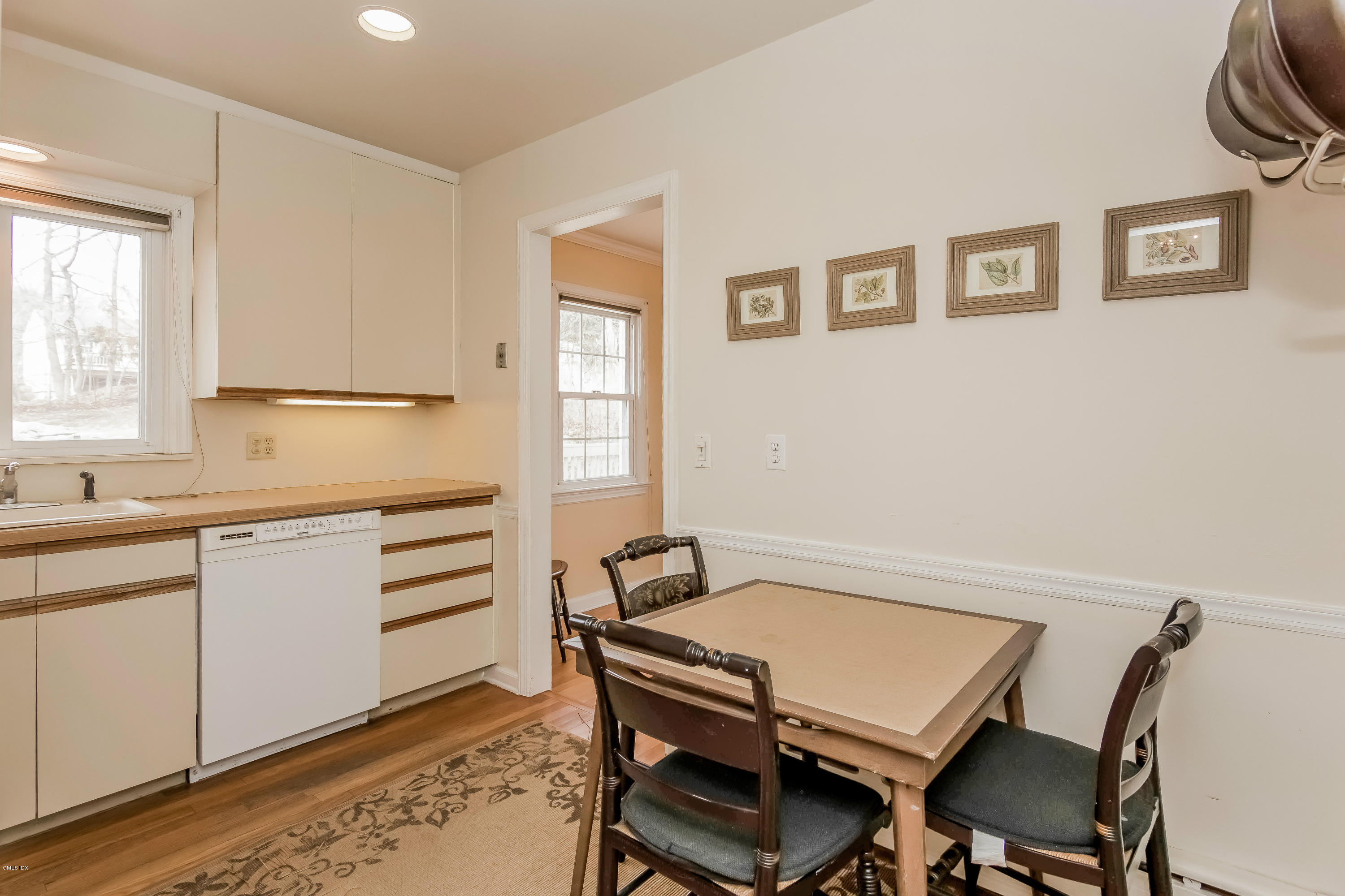29 Homestead Road Greenwich, CT 06831 - Photo 11 of 27 011-KitchenKitchen___Breakfast_Room-8835