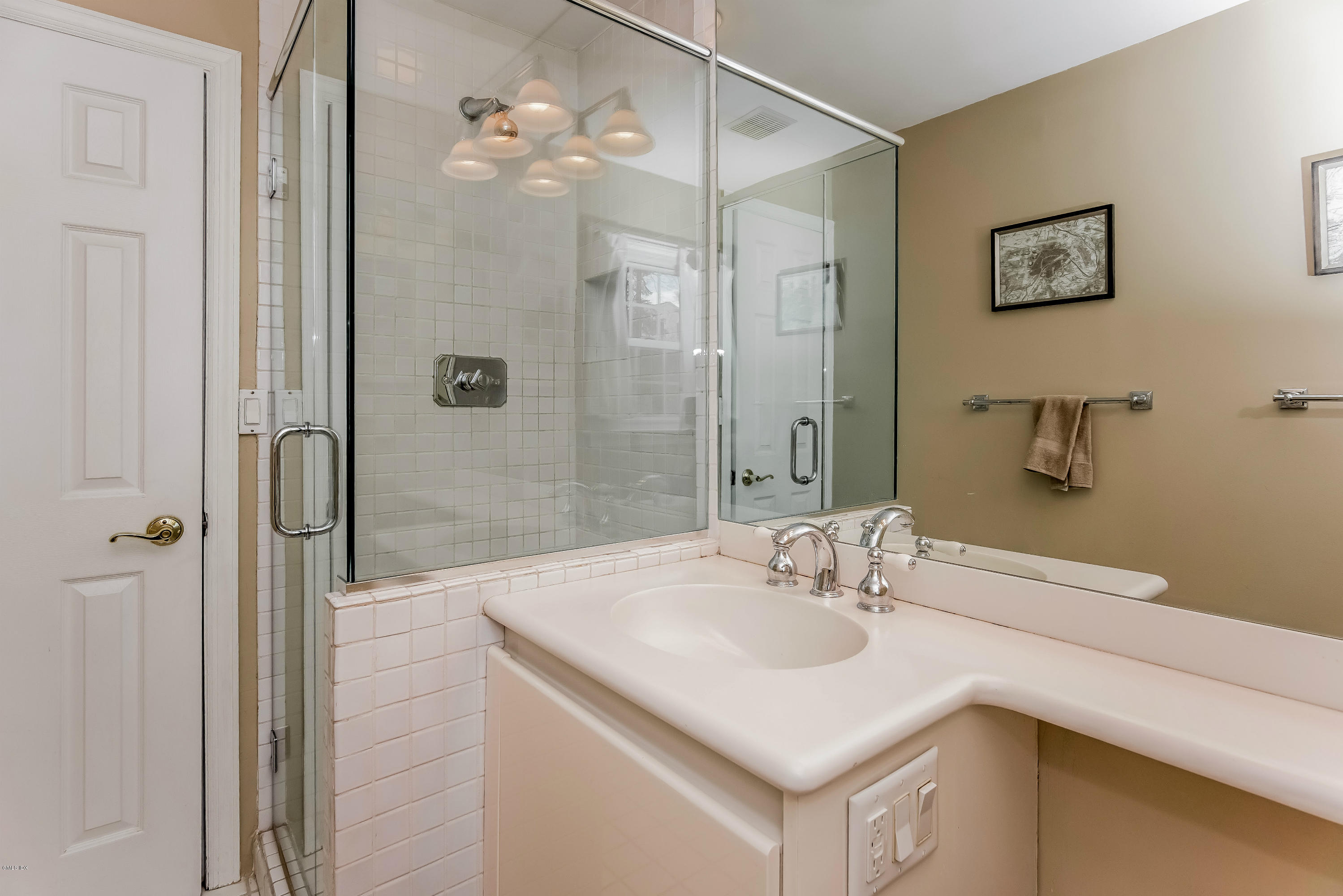 29 Homestead Road Greenwich, CT 06831 - Photo 15 of 27 016-Bathroom-883583-print