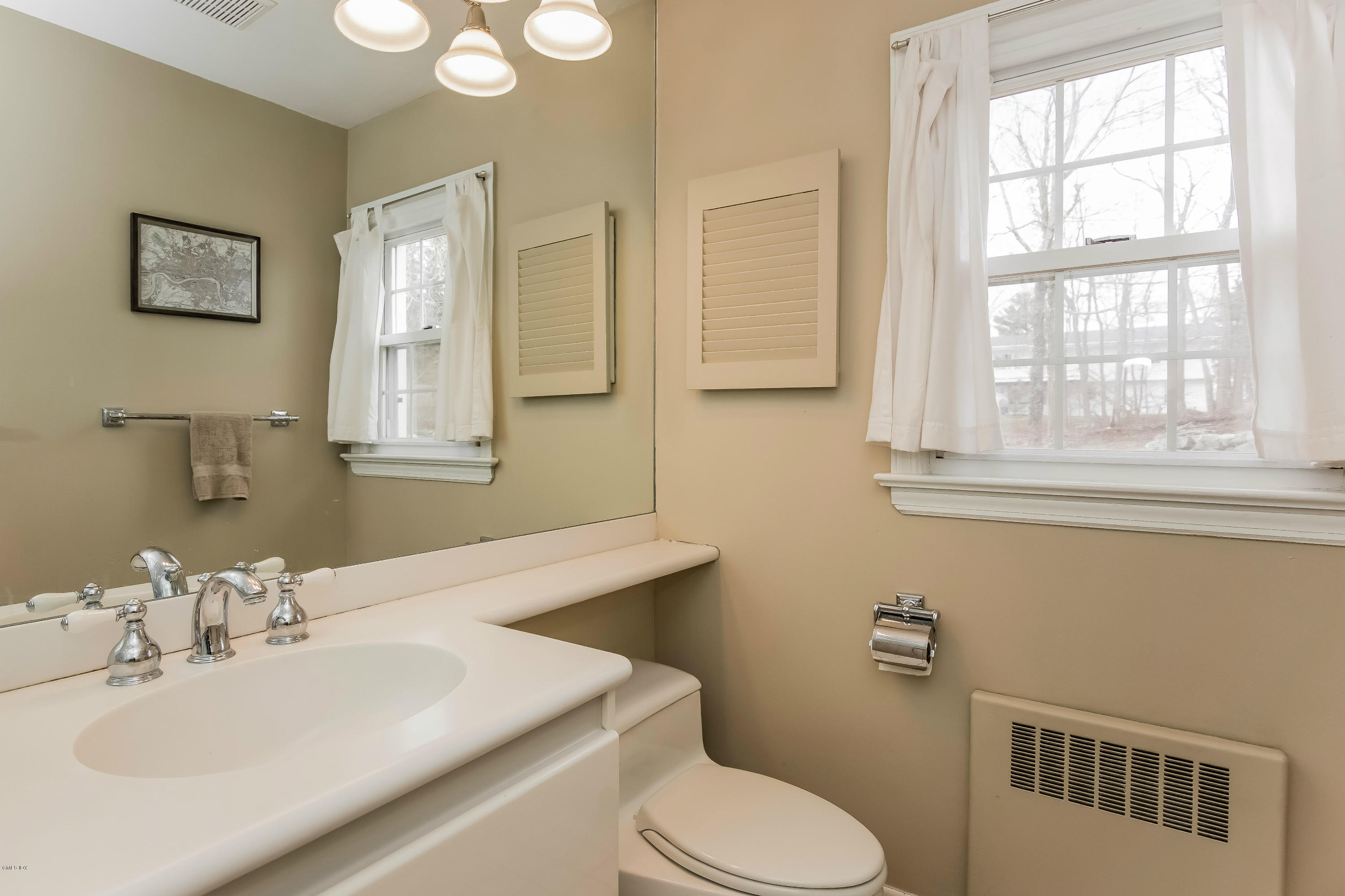 29 Homestead Road Greenwich, CT 06831 - Photo 16 of 27 015-Bathroom-883581-print