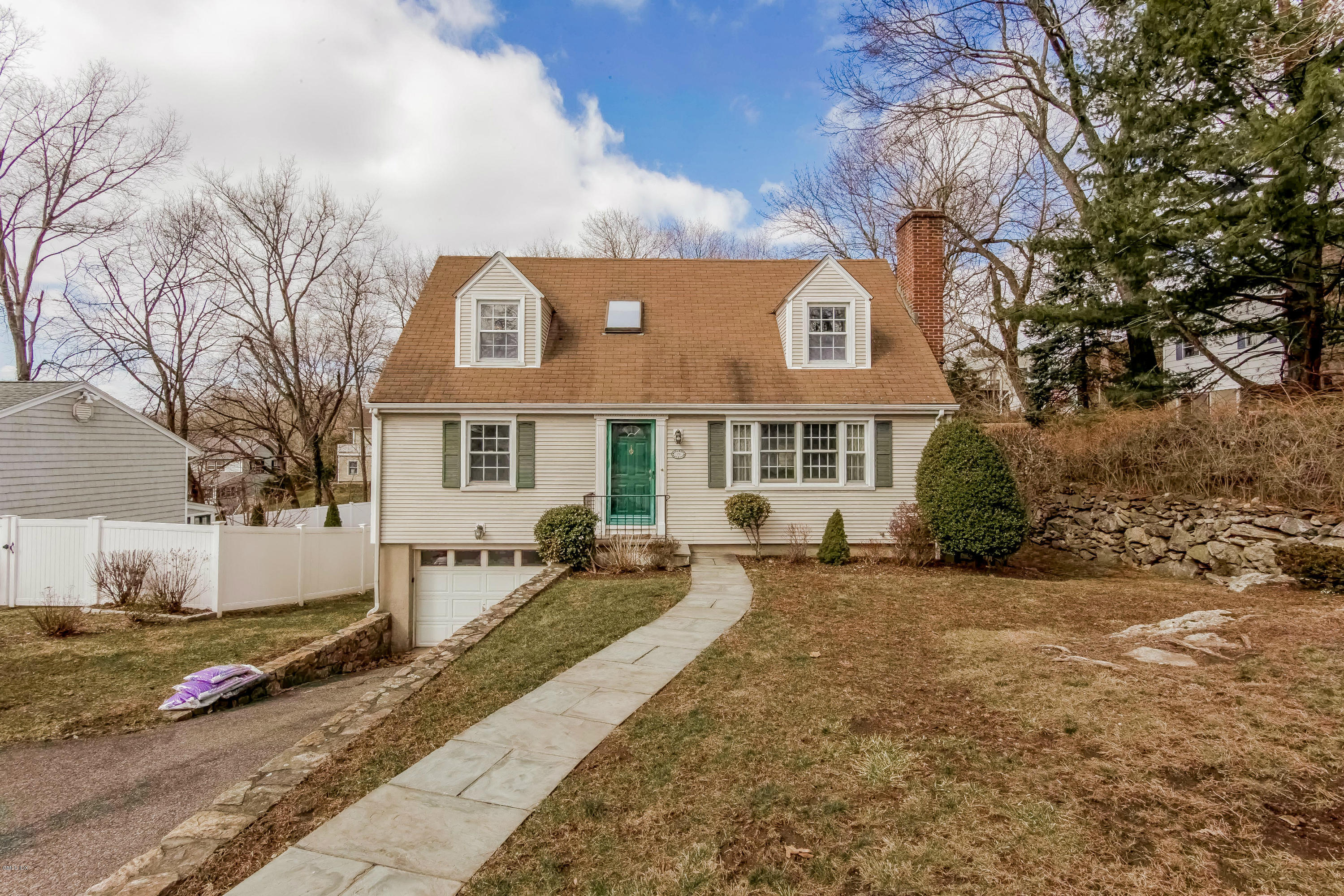 29 Homestead Road Greenwich, CT 06831 - Photo 2 of 27 001-Front_View-883594-print