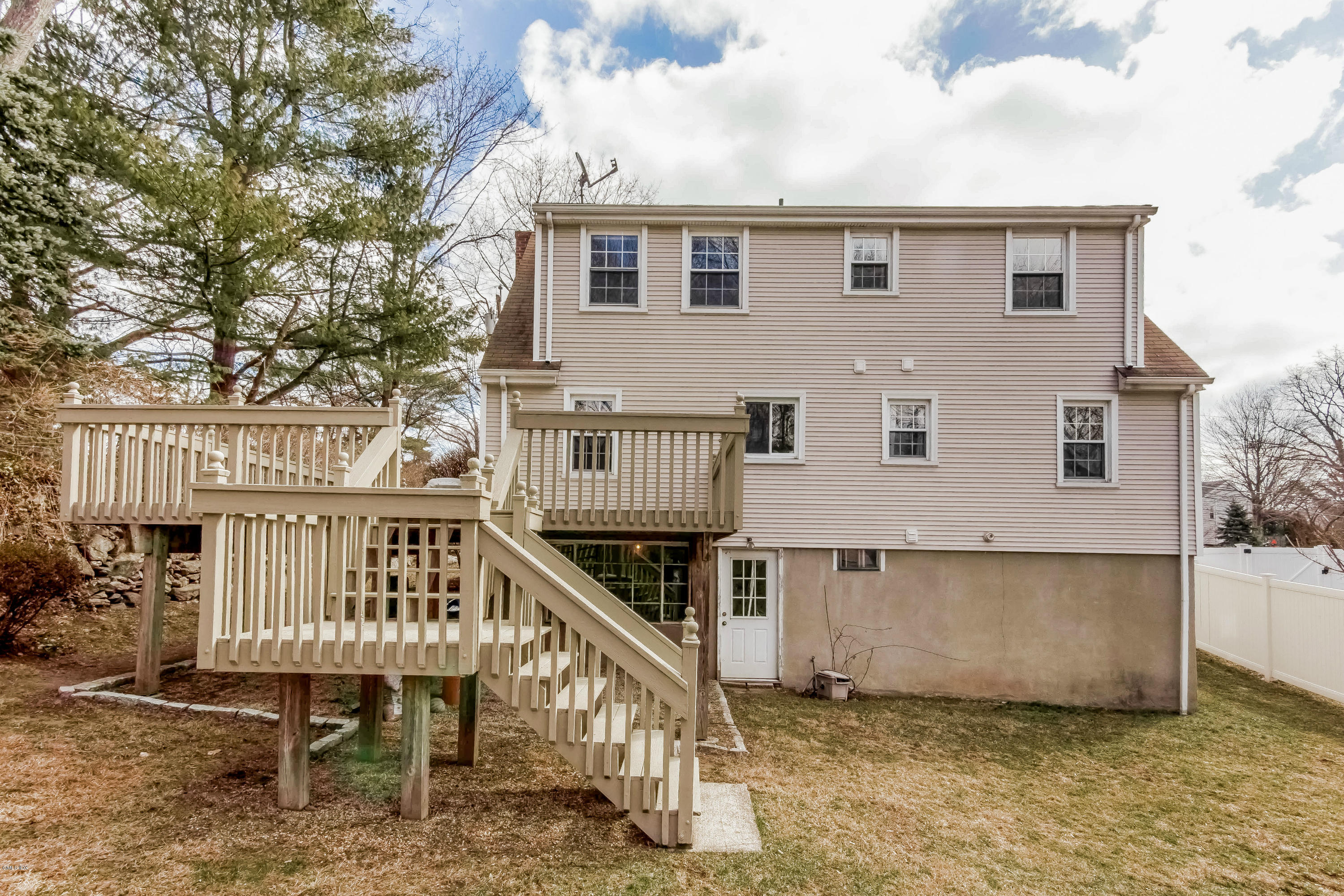 29 Homestead Road Greenwich, CT 06831 - Photo 25 of 27 025-Exterior-883595-print