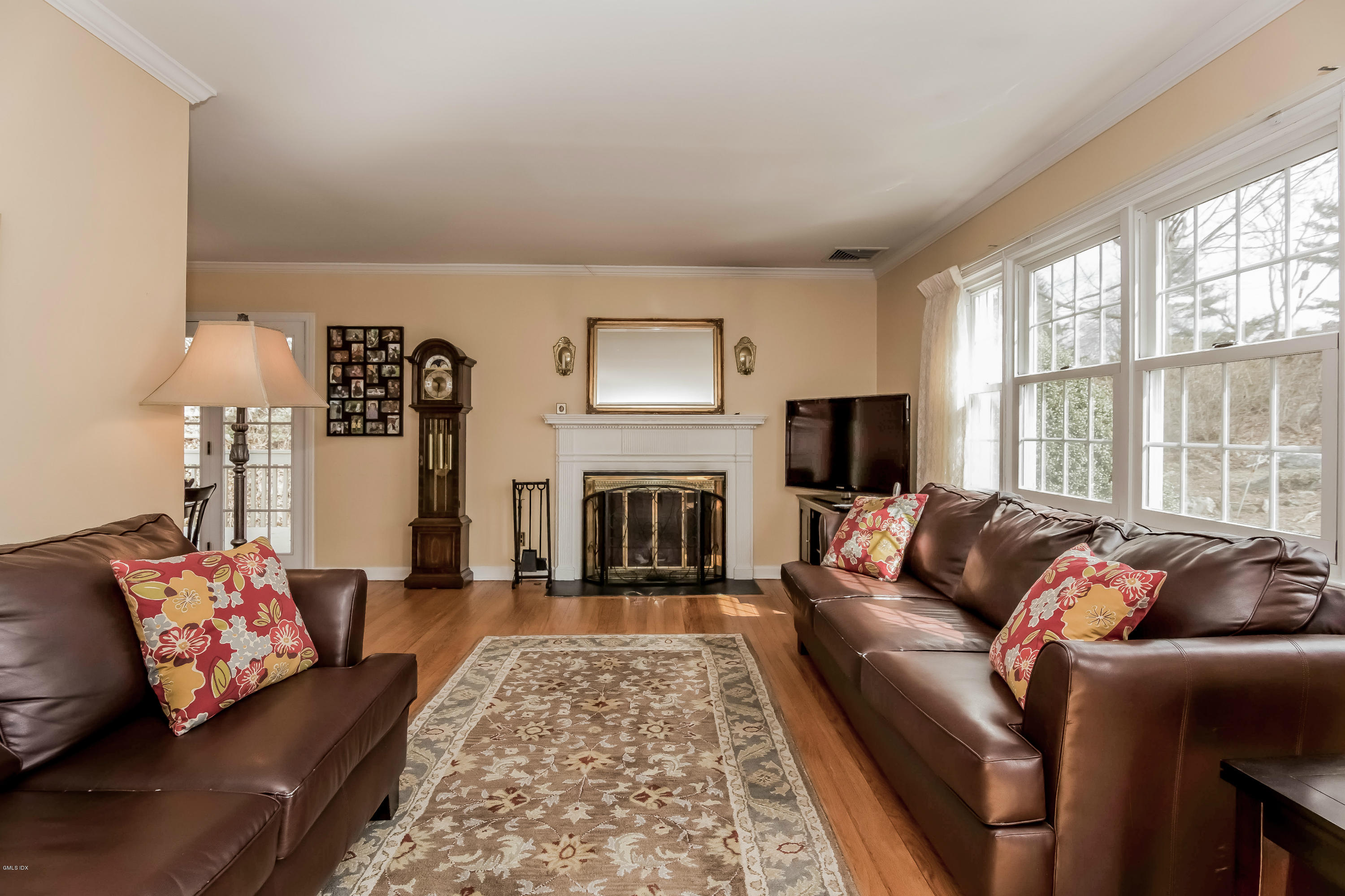 29 Homestead Road Greenwich, CT 06831 - Photo 5 of 27 005-Living_Room-883588-print