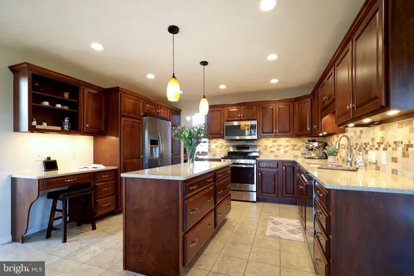 $715,000 | 128 Waypoint Circle, State College, PA 16801