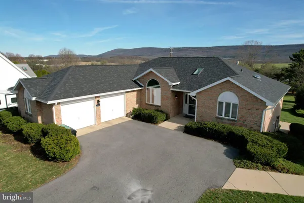 $715,000 | 128 Waypoint Circle, State College, PA 16801