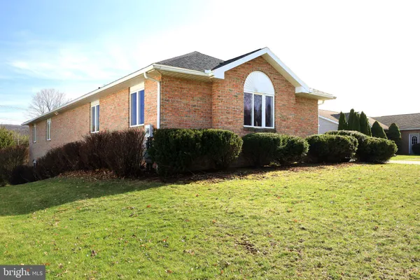 $715,000 | 128 Waypoint Circle, State College, PA 16801