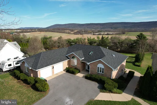 $715,000 | 128 Waypoint Circle, State College, PA 16801