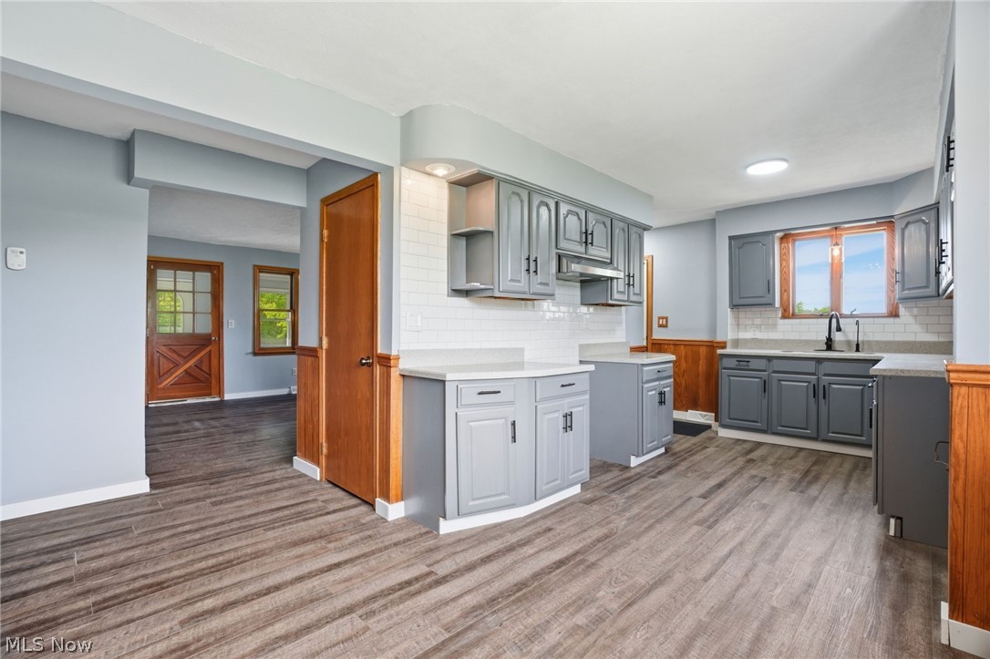 720 Keefus Road Conneaut, OH 44030 - Photo 2 of 33 Updated flooring, tile, faucet, paint.