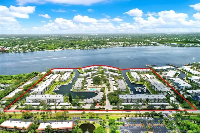 $440,000 | 1950 Southwest Palm City Road, Unit 1307, Stuart, FL 34994