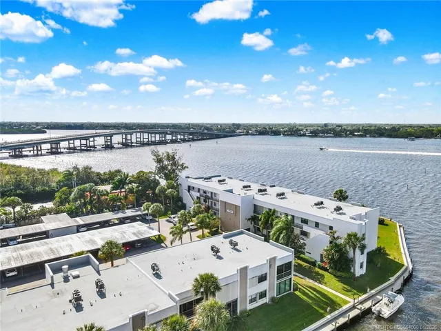 $440,000 | 1950 Southwest Palm City Road, Unit 1307, Stuart, FL 34994