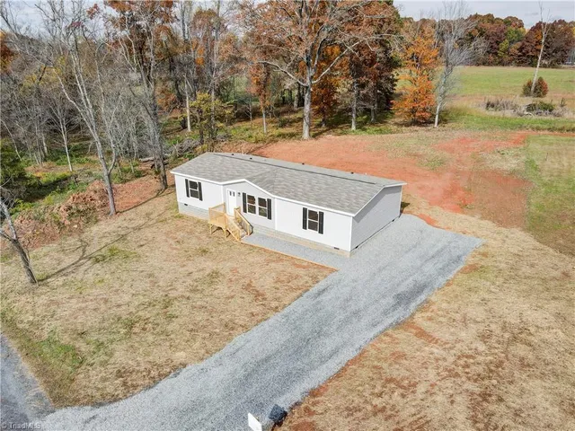 $255,000 | 516 Lake Mullis Road, Harmony, NC 28634