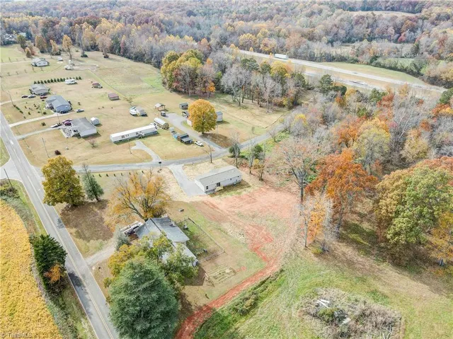 $255,000 | 516 Lake Mullis Road, Harmony, NC 28634