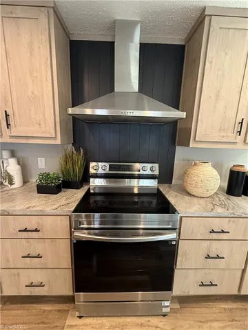 $255,000 | 516 Lake Mullis Road, Harmony, NC 28634