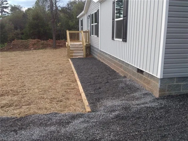 $255,000 | 516 Lake Mullis Road, Harmony, NC 28634