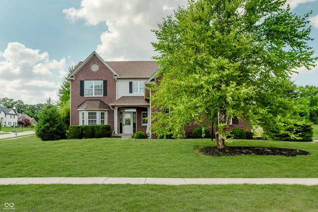$585,000 | 4150 Huntsman Drive, Zionsville, IN 46077