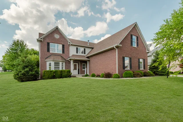$585,000 | 4150 Huntsman Drive, Zionsville, IN 46077