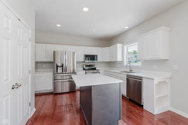 $585,000 | 4150 Huntsman Drive, Zionsville, IN 46077