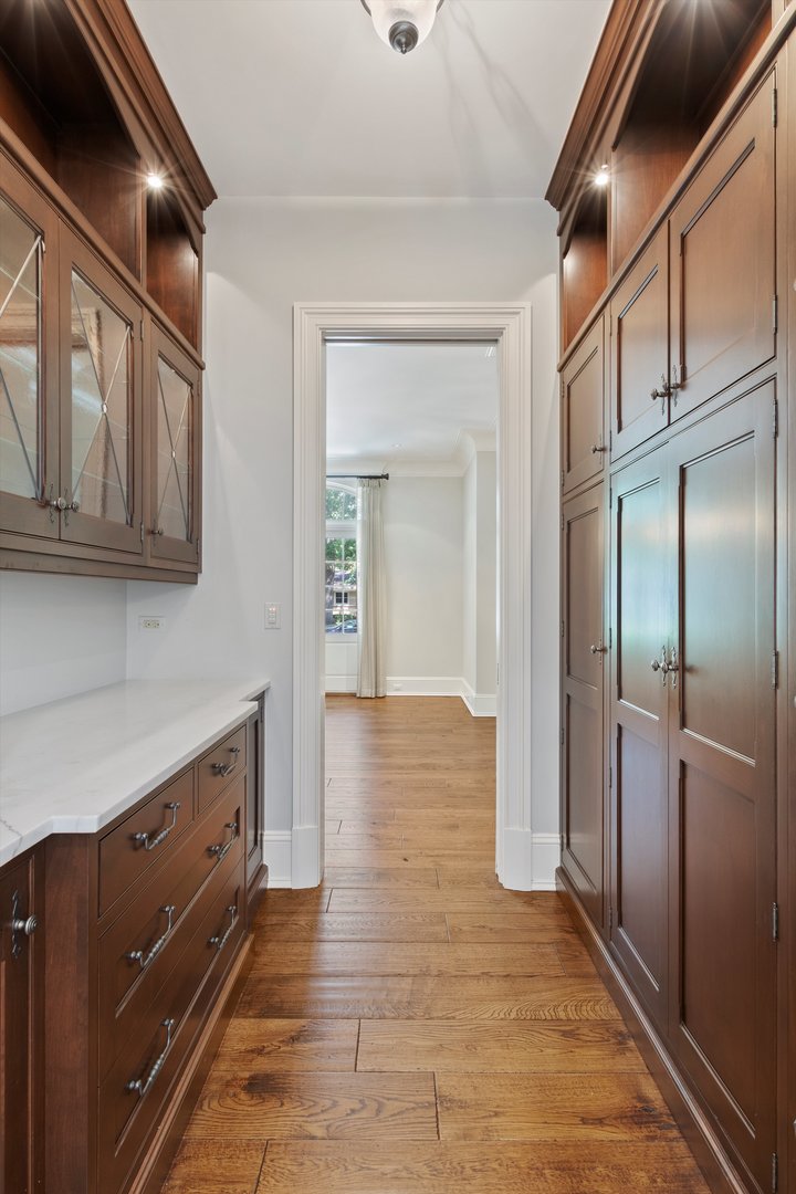 1827 Prairie Avenue Park Ridge, IL 60068 - Photo 11 of 56 Gallery Image 11
