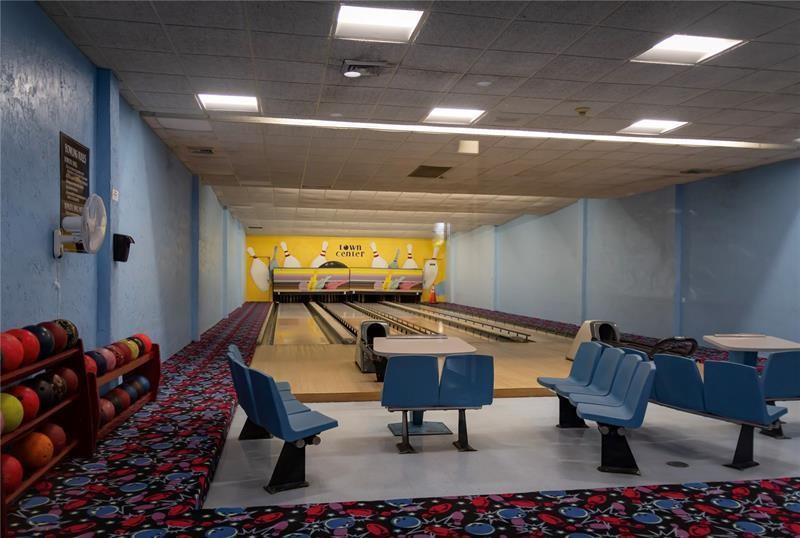 380 Racquet Club Road, Unit 103 Weston, FL 33326 - Photo 4 of 8 Photo 4