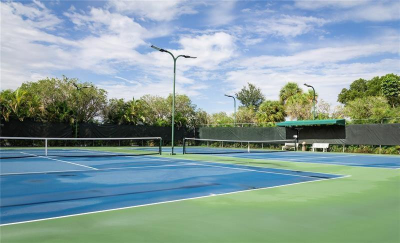 380 Racquet Club Road, Unit 103 Weston, FL 33326 - Photo 6 of 8 Photo 6